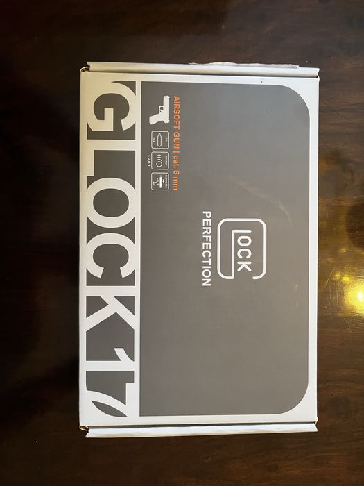 Pistol Airsoft CO2 Blowback: Glock 17 Umarex + consumabile (12 canistre CO2, bile de 0.30g si ulei siliconic)