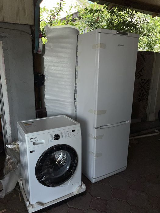 Холодильник Indesit ES 18 A