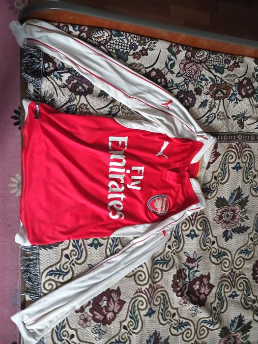 Продам Ретро форму Арсенал Алексис Санчес