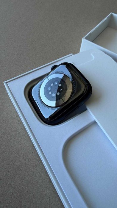 Apple Watch Series 8 45mm Midnight – Baterie 100% – Cutie – Foarte bun