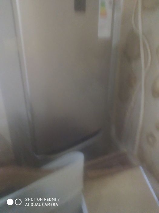 Xolodilnik model LG sotiladi 400$