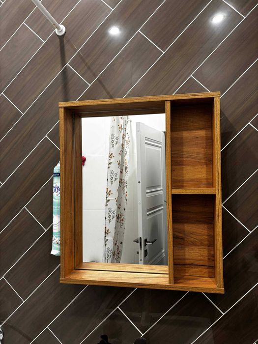 Зеркало с полками