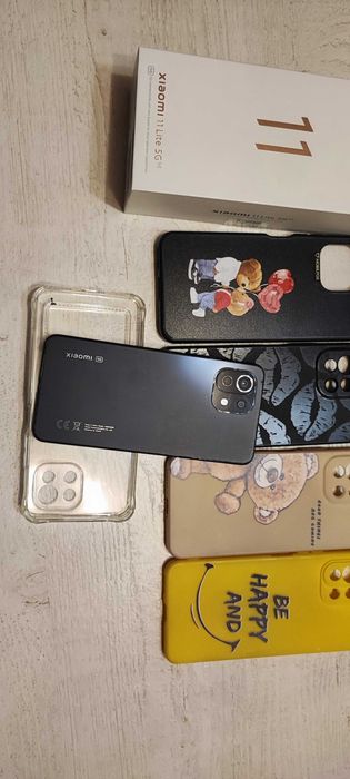 Продавам Xiaomi 11 lite 5G NE,dual sim,RAM 8GB+8GB,ROM 128GB-без забележки!