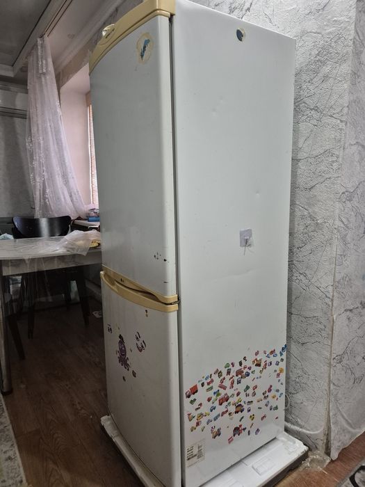 Холодильник LG рабочем состоянии