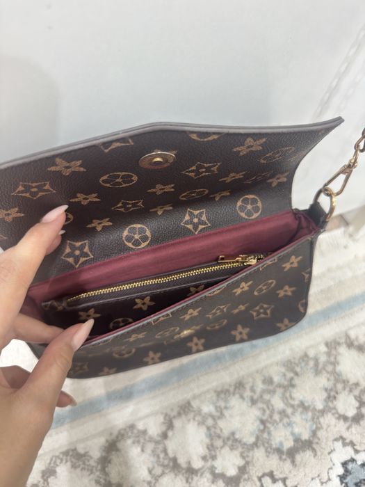 Продам сумку через плечо