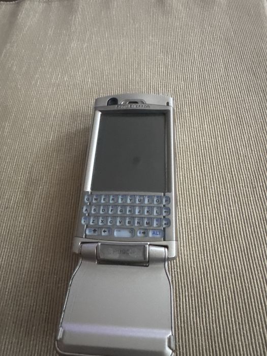 Сони Ериксон P900