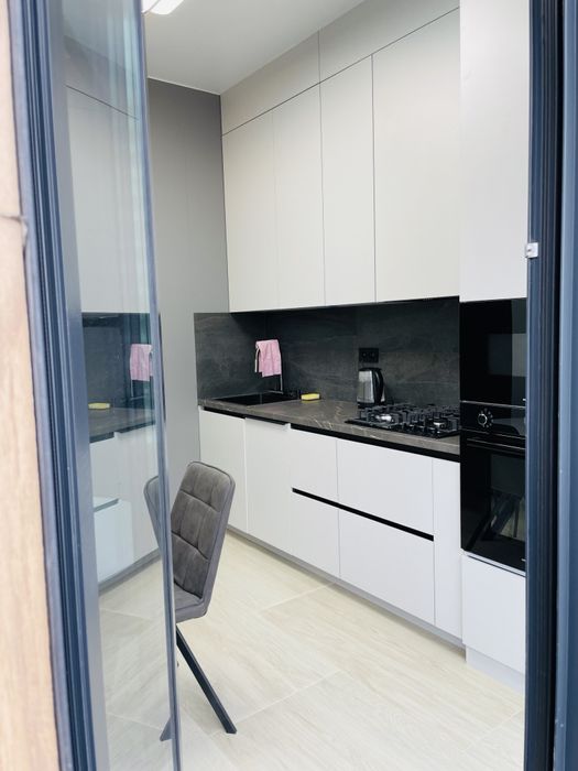 Сдаю свою в долгосрочную аренду свою 2/7/13 квартиру в новостройке пре