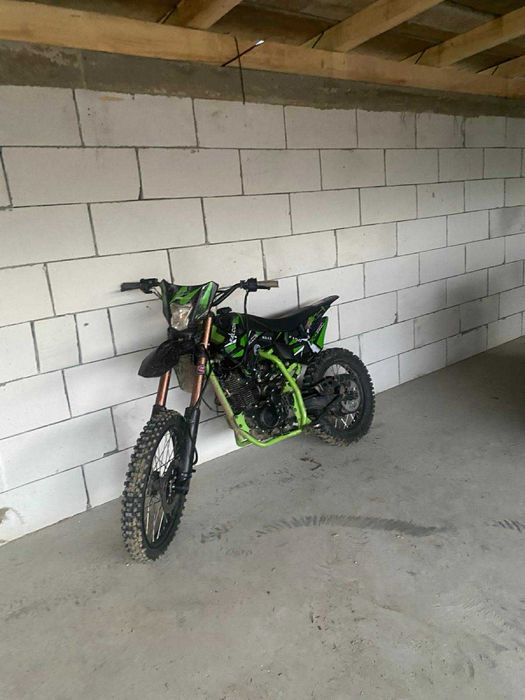 Vând cross kxd 150cc cu motor nou