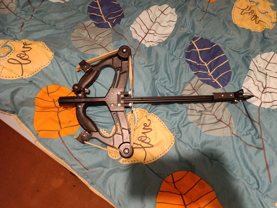 Лък стреляш 8мм метални топчета