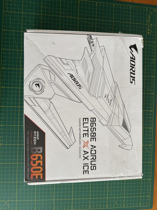 Placa de baza Gaming AM5 b650e aorus gigabyte ice alba