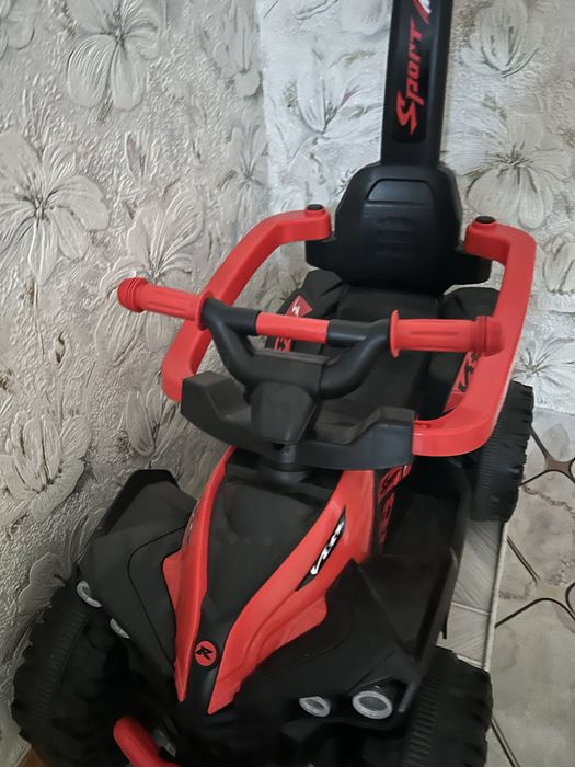 Продам детскую машину