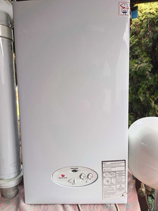 Vând centrala plus boiler plus vas de expansiune plus robineți etc