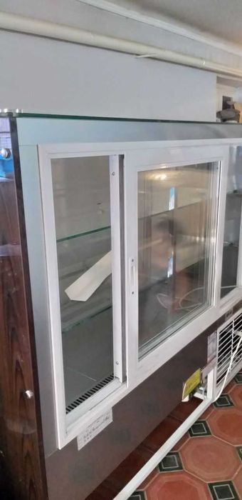 Продается холодильная витрина
