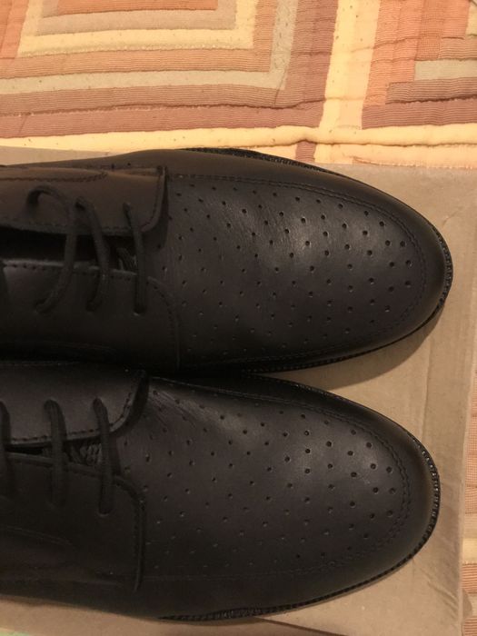 Налични  .  Обувки  от  естественна  кожа  / номер  44  на  дупки    .