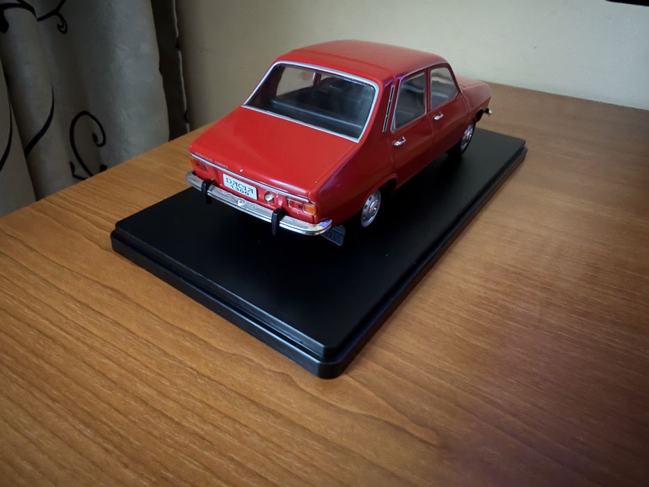 Vand macheta DACIA 1300 din anul 1970 - scara 1:24 (lungime 18cm)
