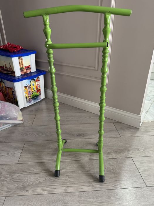 Вешалка детская