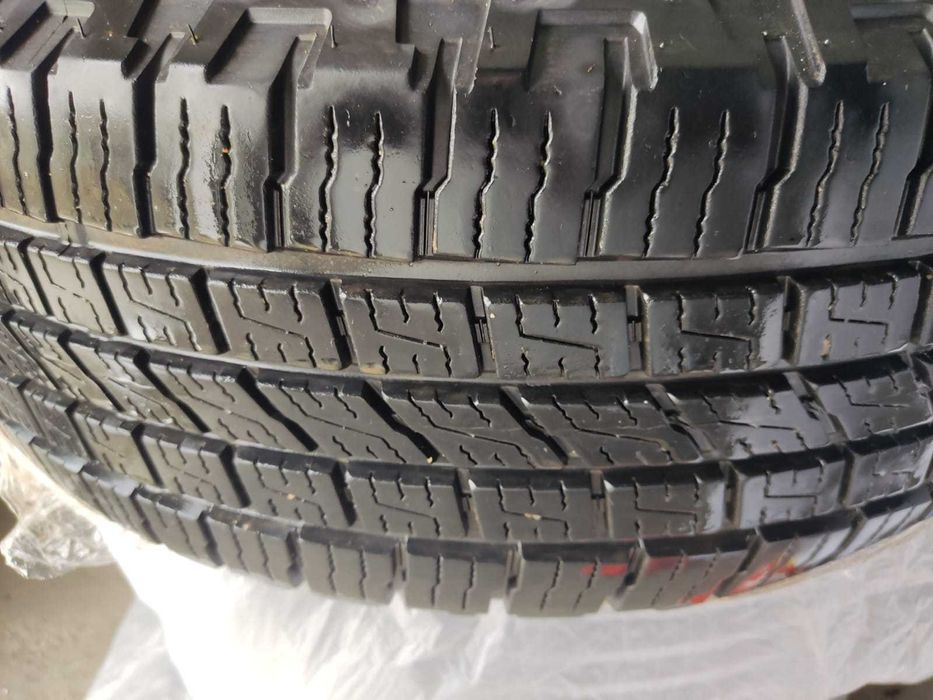 Продаю автошины 235/65/17