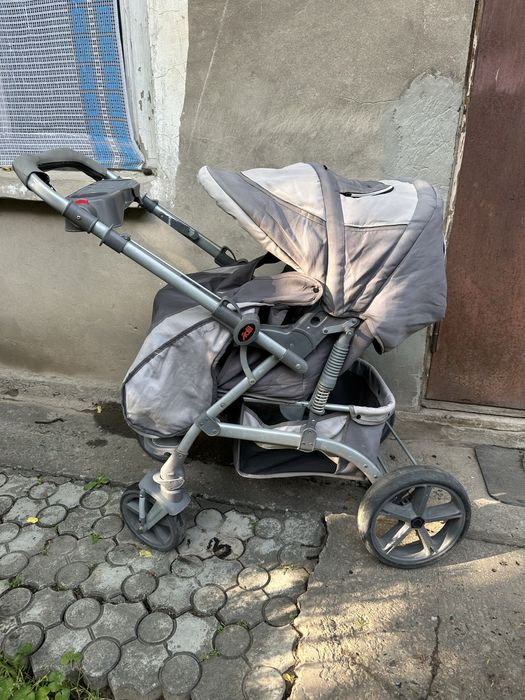 Detskiy prochniy kolyaska