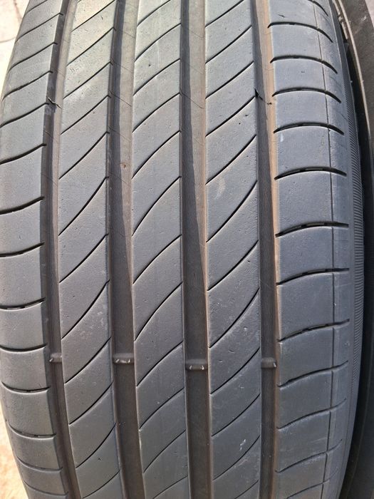 215 65 17 Michelin Primaci 4 99V