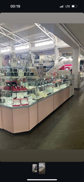 Продам витрину для остравка. Можно для украшении, духов