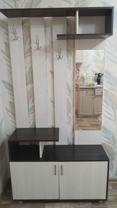Продам прихожую, холодильник