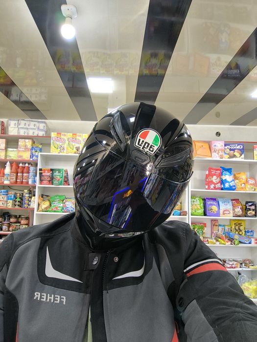 Продам оригинальный шлем AGV K1 (Gloss Black) с темным визором