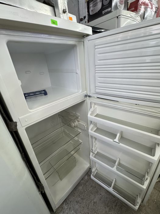 Хладирнек с фризер liebherr