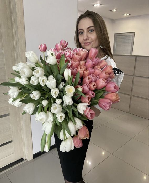 Тюльпаны с оформлением