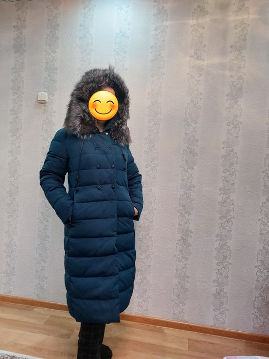 Продам пуховик новый красивый