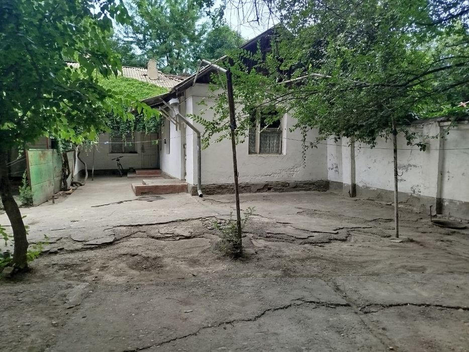 Продается дом в городе Гулистан ул.Бунедкор дом 100/4 (5,61  сотка)