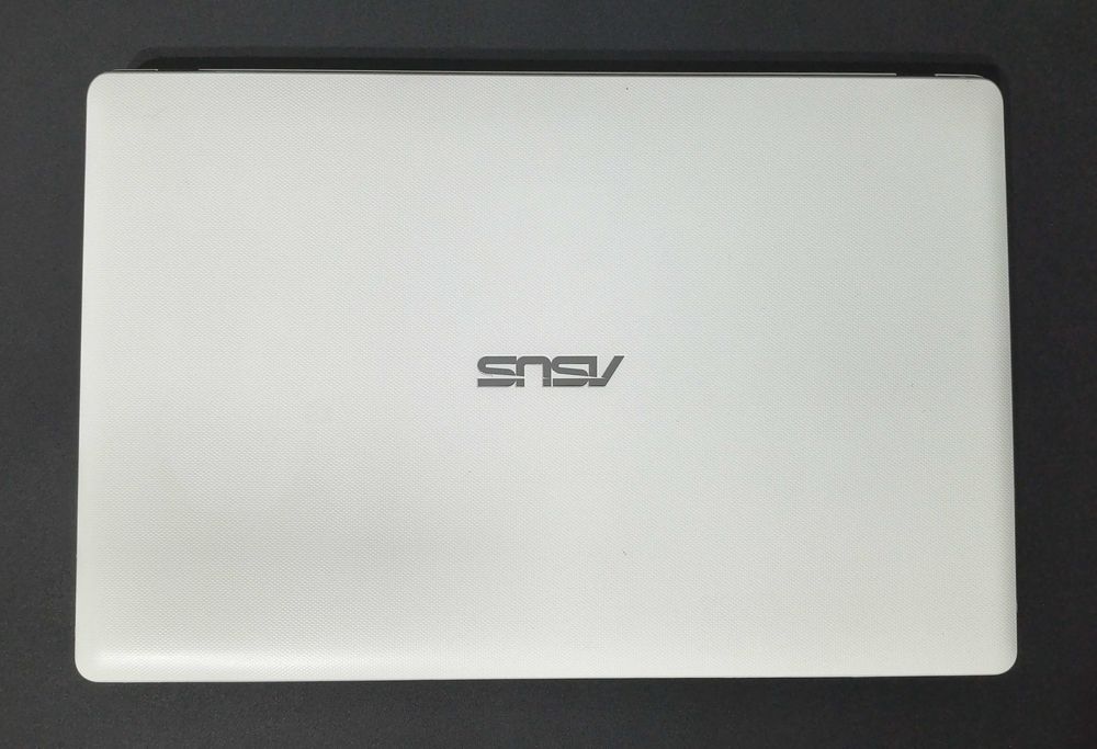 Ноутбук ASUS Core i3
