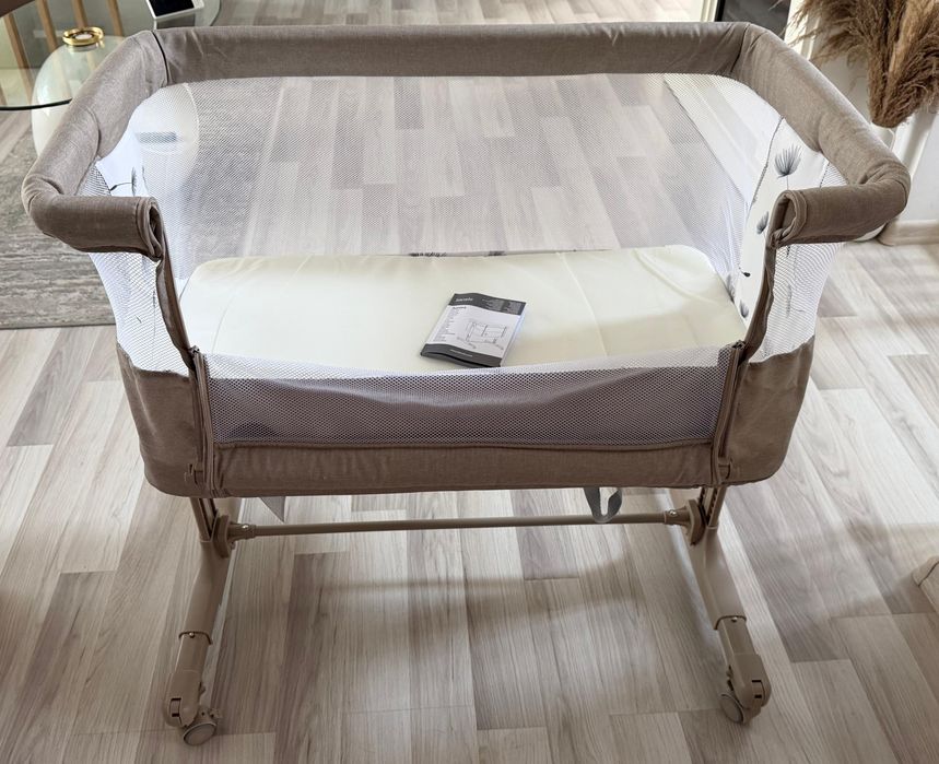 Pătuț Co-Sleeper Lionelo Aurora 3 în 1, Cappuccino, stare foarte bună