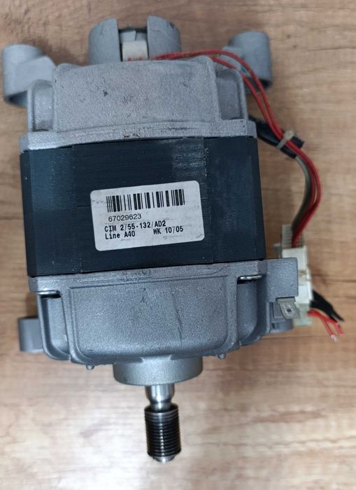 Работещ мотор за пералня Ariston AVF109EU