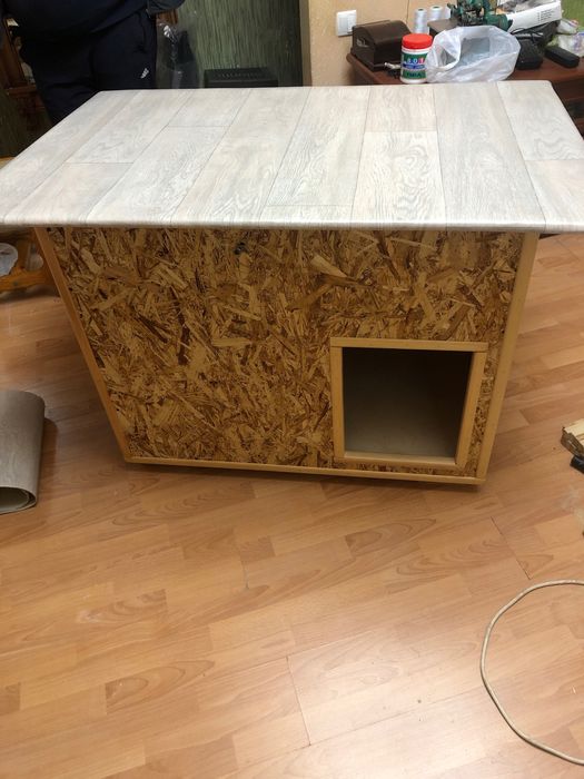 Будка большая с утепленным дном !