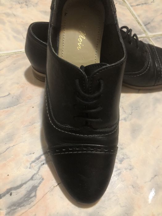 Vand pantofi piele, stare excelenta