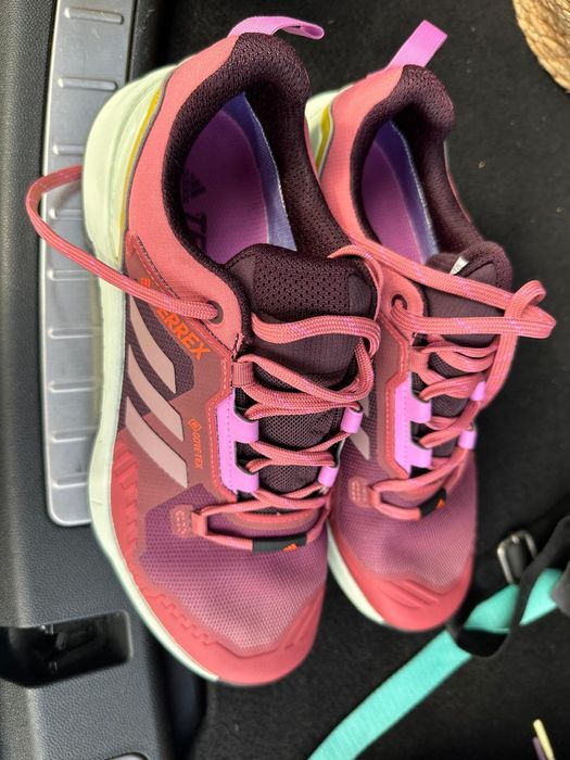 Încălțăminte sport tracking