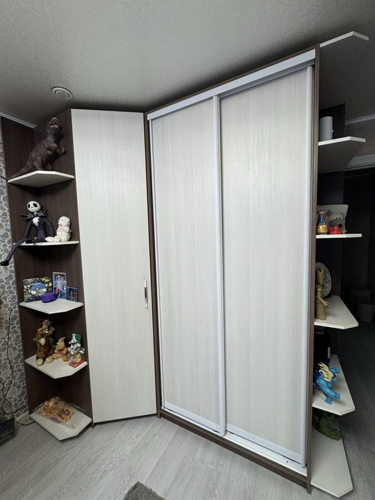 Шкаф вместительный