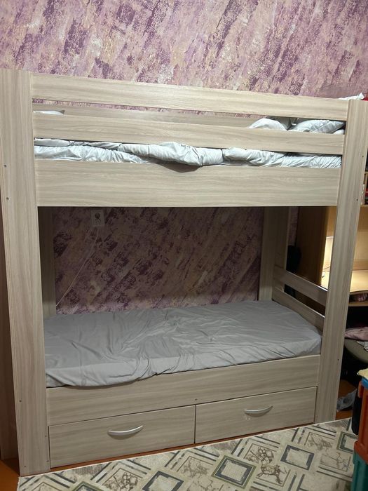Двухъярусная кровать