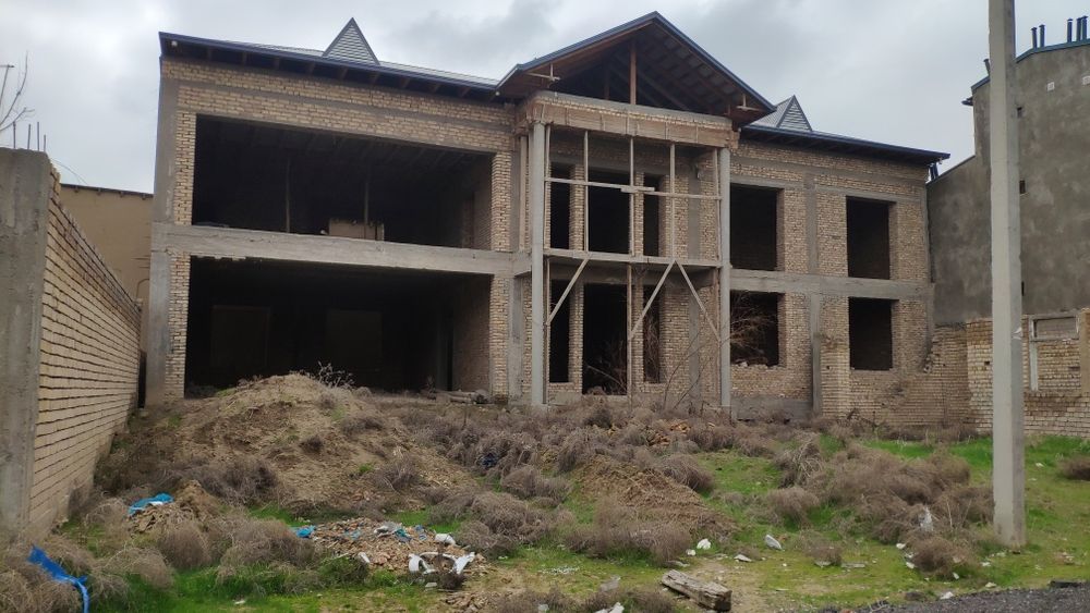 Продается участок с домом коробкой