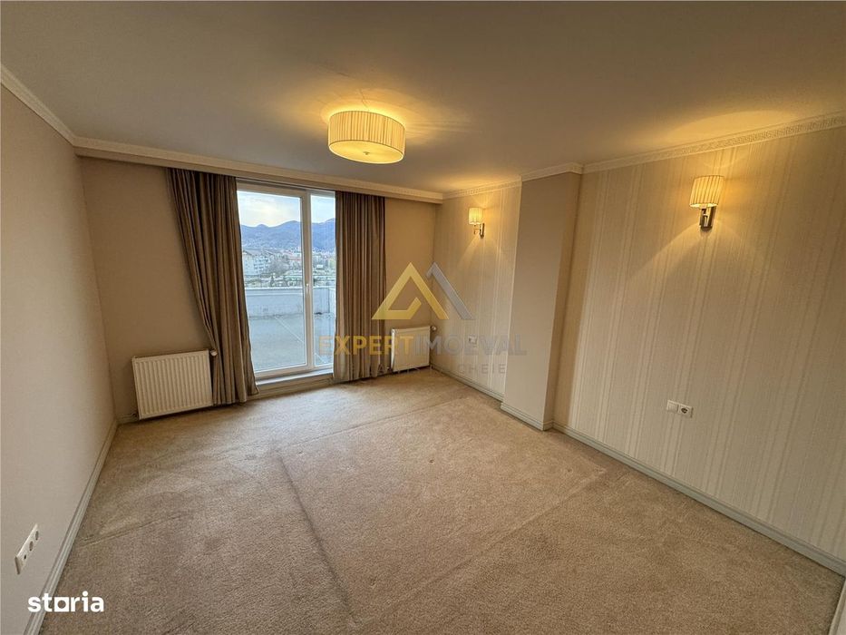 Penthouse De Vanzare  Langa Hotel Europa