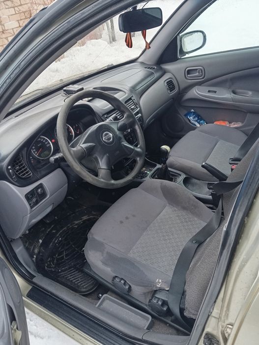 Автомобиль Ниссан