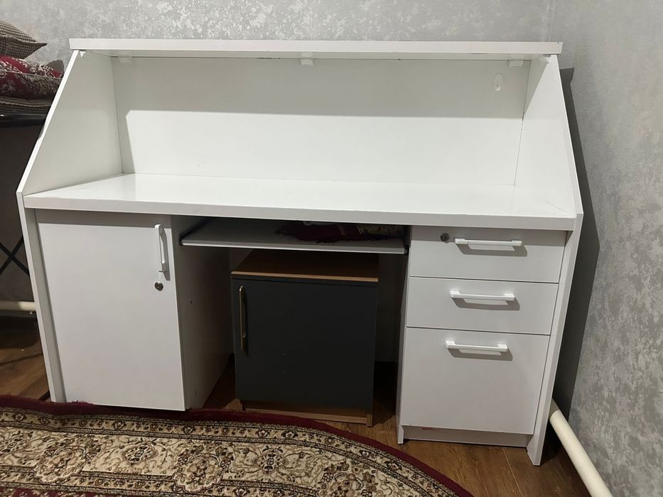 Компьютерлік үстел (жұмыс үстелі) жақсы жағдайда сатылады