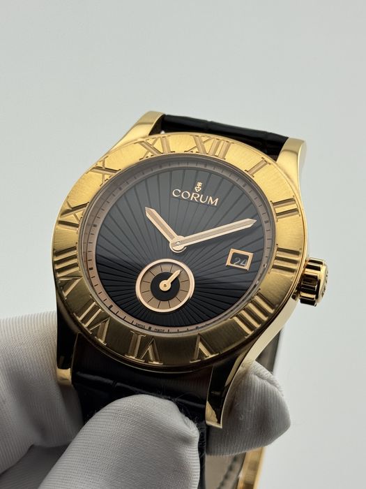 Наручные золотые часы Corum Romvlvs Gold 18k
