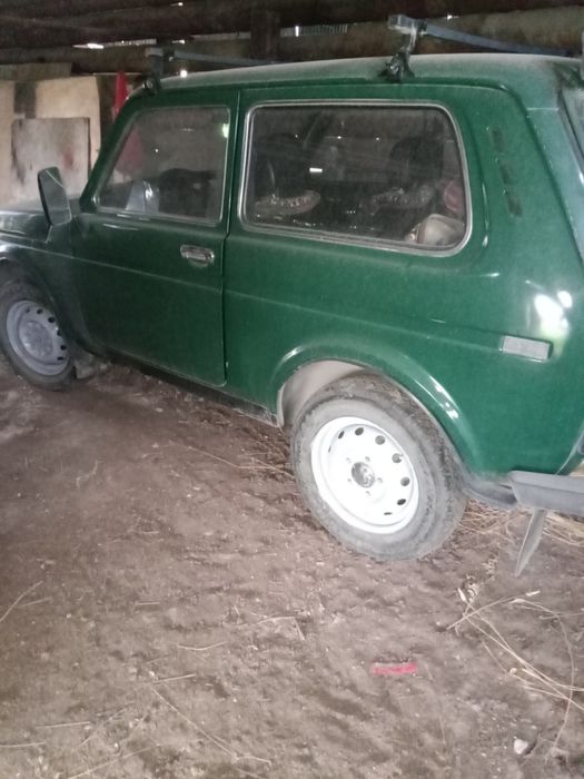Продам машину ниву