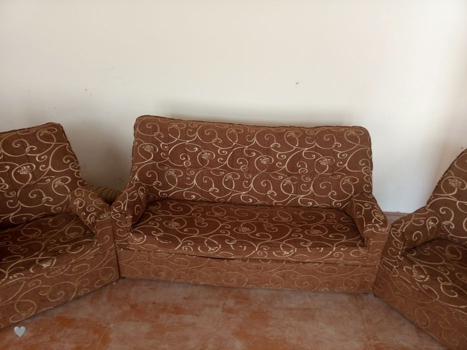 Divan kreslo sotiladi