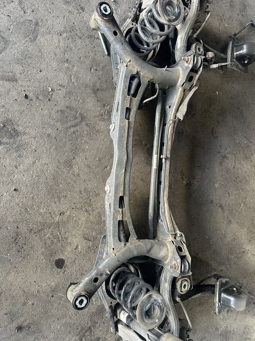 Mecanica VW Arteon Passat B8 Fuzeta / etrier / suspensie / Jug Cadru