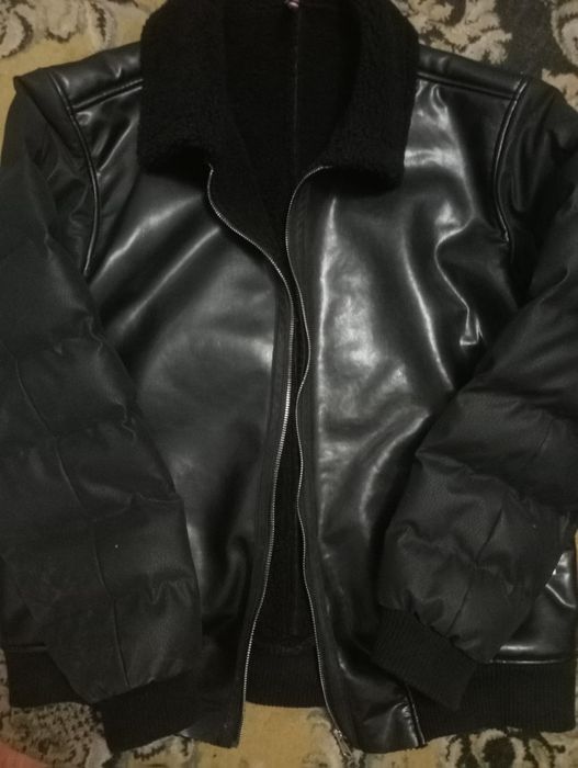 Vând geacă iarnă piele ecologică bărbați