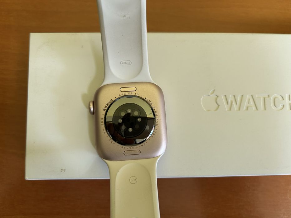 Apple Watch Series 10 – Rose Gold, 42 mm | Перфектно състояние