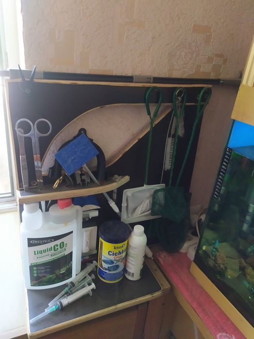 Аквариум с рыбками продам