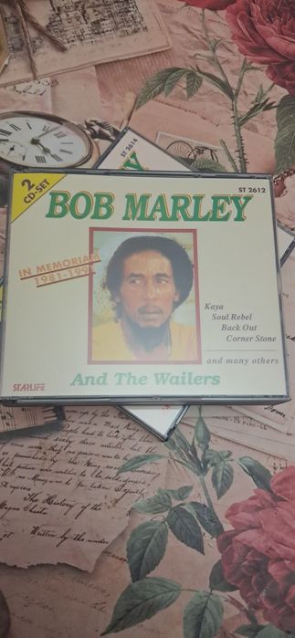 4 компактдиска на Боб Марли и The Wailers.4 компактдиска на Боб Марли